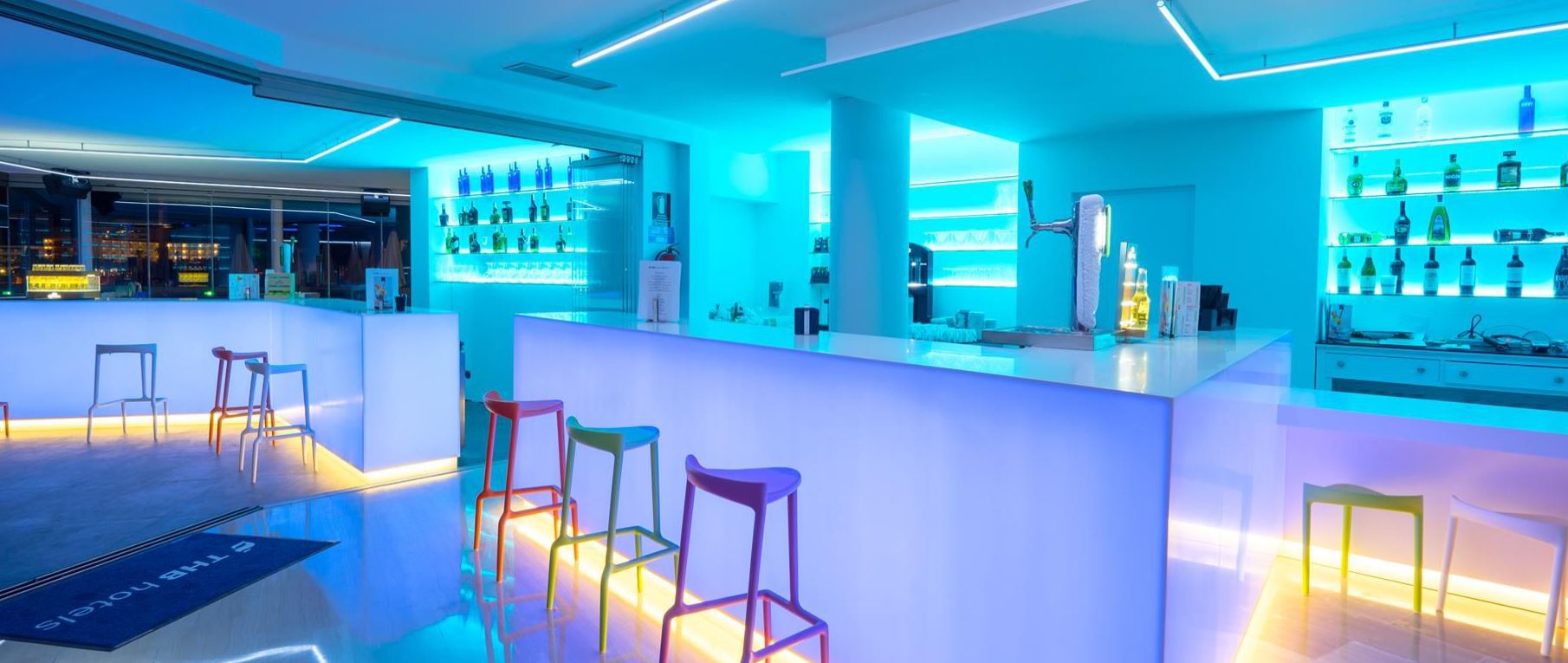 BEACH CLUB
